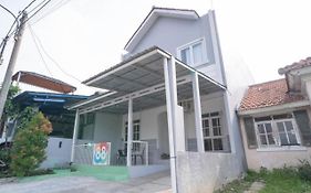 KoolKost near Taman Budaya Sentul